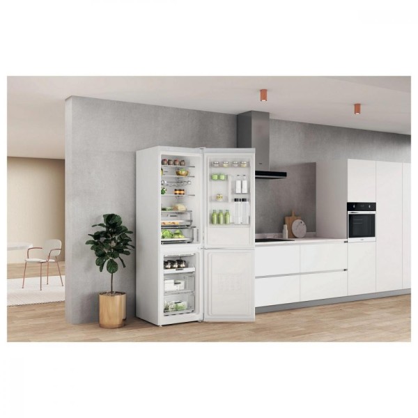 Холодильник з морозильною камерою Whirlpool W7X 92O W H