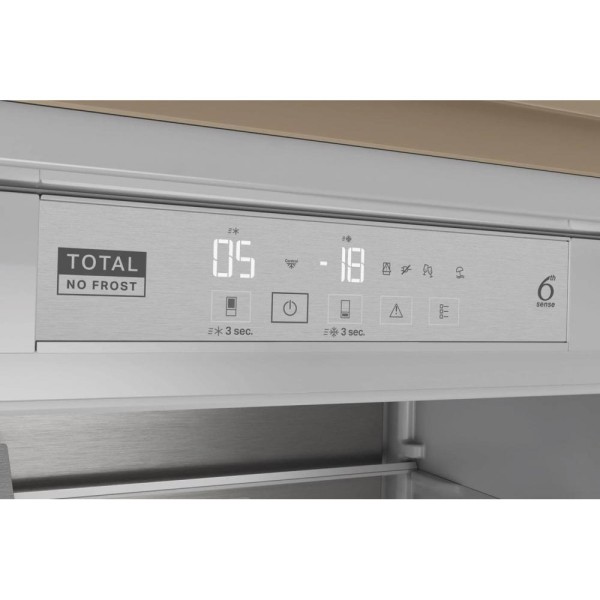 Холодильник з морозильною камерою Whirlpool WH SP70 T262 P