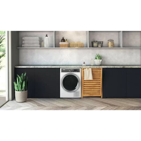 Сушильна машина Hotpoint-Ariston H8 D94WB